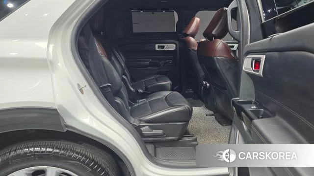 Ford Explorer 6th Generation 2022 Белый из Кореи, фото 3