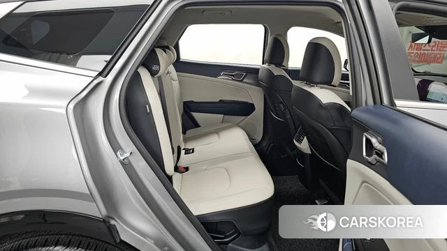 Kia Sportage 5th Generation Hybrid 2024 Серебристо-серый из Кореи, фото 3