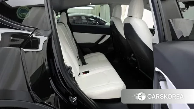 Tesla Model Y 2021 Черный из Кореи, фото 3