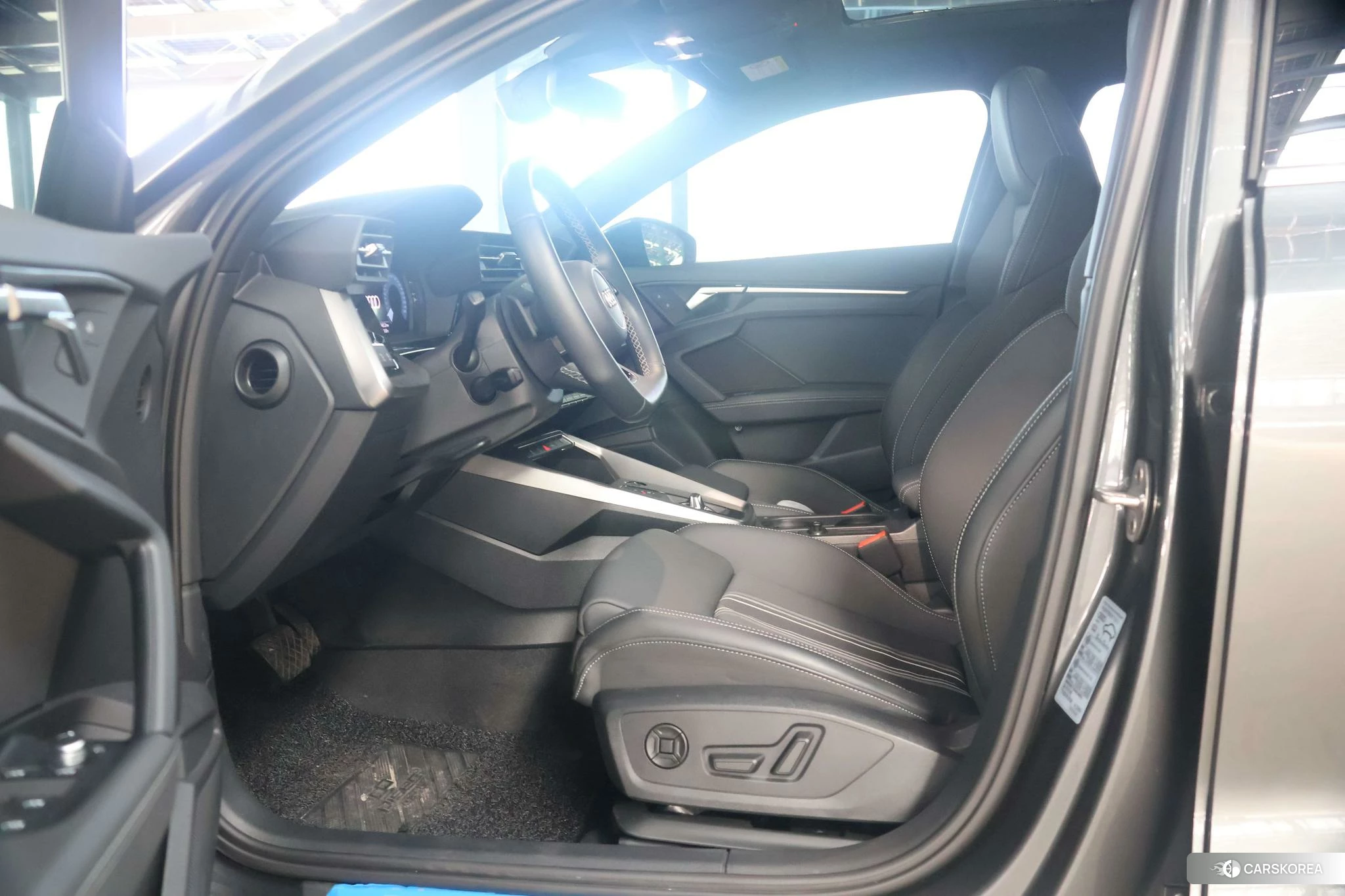 Audi A3 2023 Темно-серый из Китая, фото 3