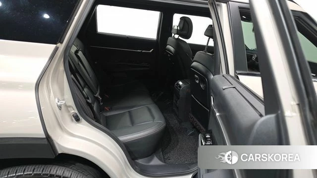 Ssangyong Torres EVX 2024 Жемчужный цвет из Кореи, фото 3