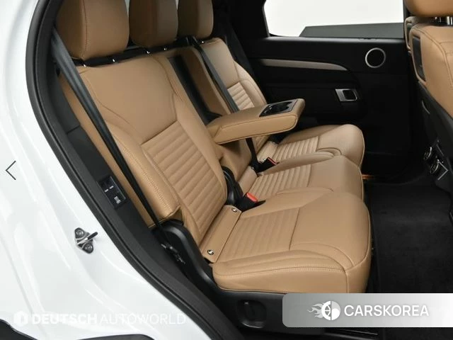 Land Rover Discovery 5 2025 Белый из Кореи, фото 3