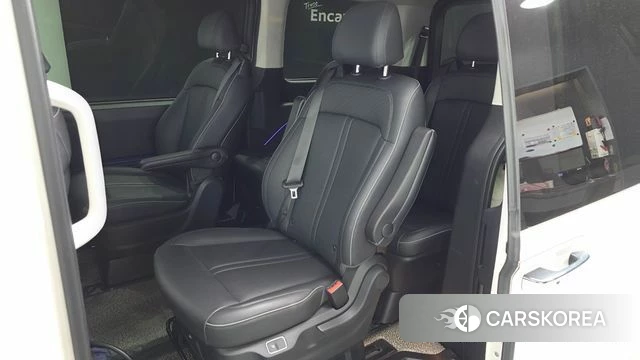 Hyundai Staria 2022 Белый из Кореи, фото 3