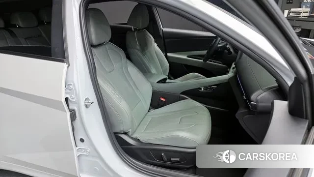 Hyundai The New Avante (CN7) 2023 Белый из Кореи, фото 3