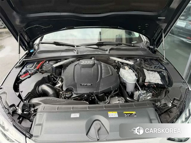 Audi A4 (import) 2023 Серебристо-серый из Китая, фото 3