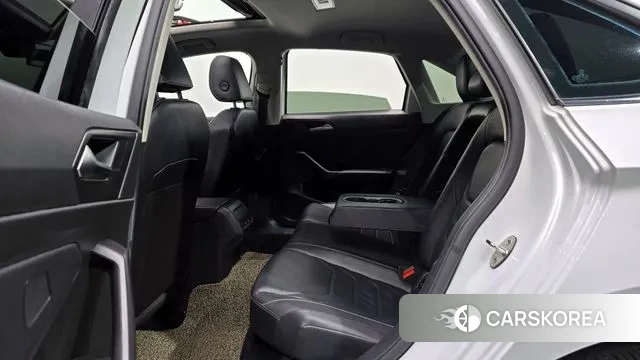Volkswagen 7th Generation of Jetta 2021 Белый из Кореи, фото 3