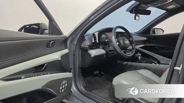 Hyundai The New Avante (CN7) 2023 Серый из Кореи, фото 3