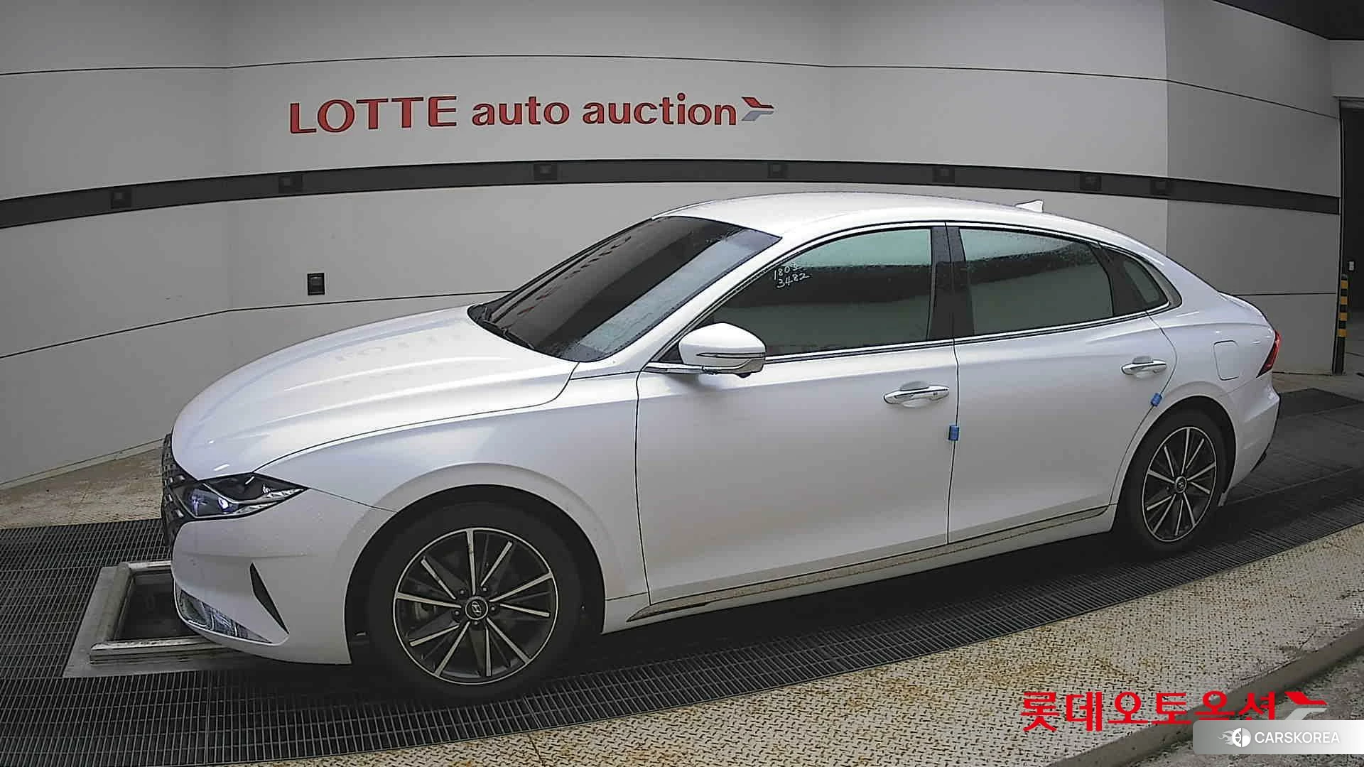 Hyundai Grandeur 2022 Белый из Кореи, фото 3