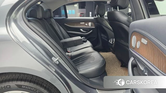 Mercedes-Benz E-Class W213 2018 Серый из Кореи, фото 3