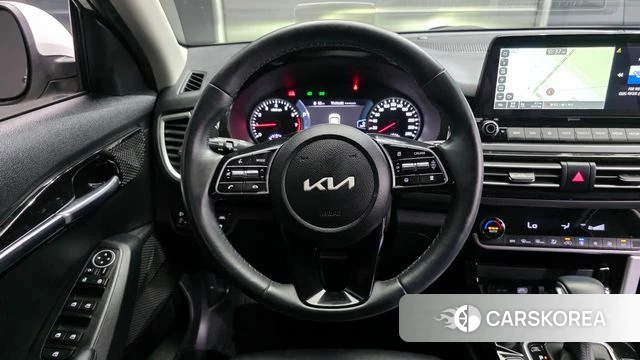 Kia Seltos 2022 Белый из Кореи, фото 3
