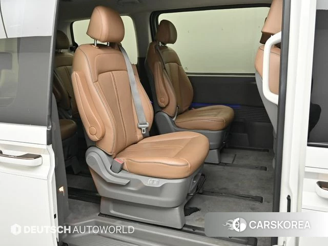 Hyundai Staria 2022 Белый из Кореи, фото 3