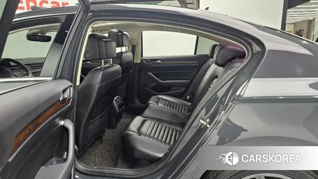 Volkswagen Passat GT (B8) 2018 Серый из Кореи, фото 3