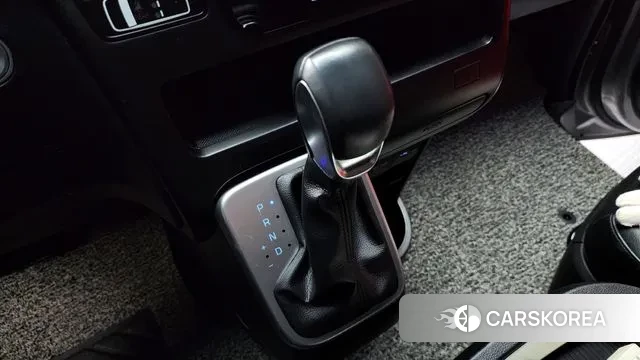 Hyundai Staria 2021 Серебряный из Кореи, фото 3