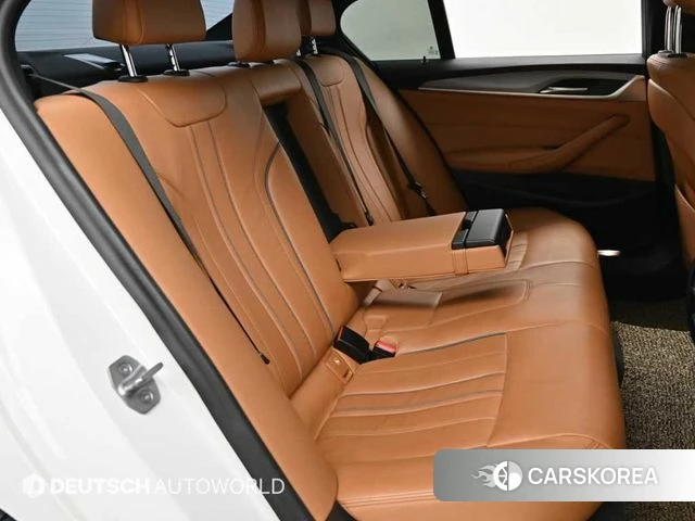 BMW 5 Series (G30) 2018 Белый из Кореи, фото 3