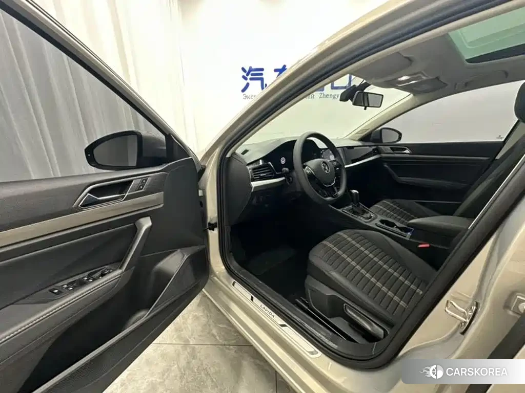 Volkswagen Lavida 2022 Champagne/brown из Китая, фото 3