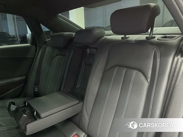 Audi A4L 2023 Белый из Китая, фото 3