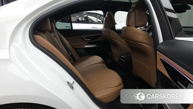 Mercedes-Benz E-Class W214 2026 Белый из Кореи, фото 3