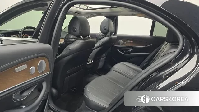 Mercedes-Benz E-Class W213 2019 Черный из Кореи, фото 3