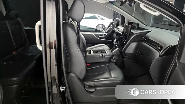 Hyundai Staria 2024 Черный из Кореи, фото 3