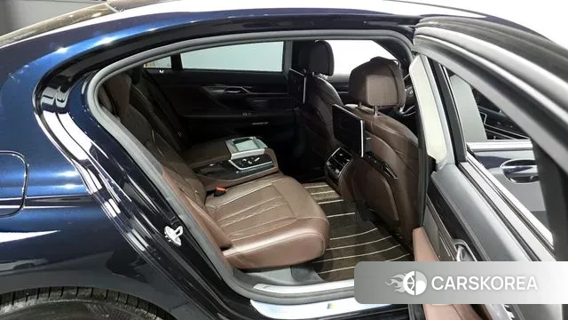 BMW 7 Series (G11) 2018 Черный из Кореи, фото 3