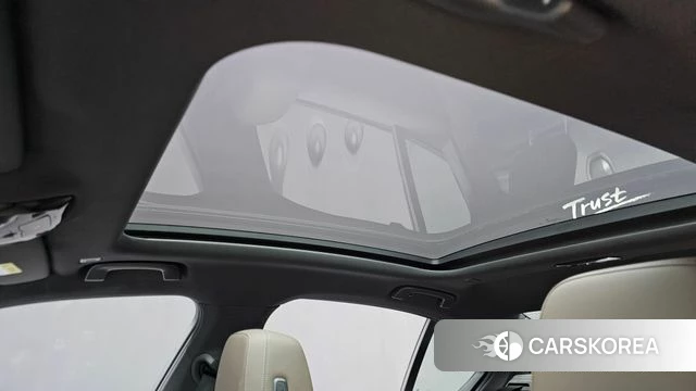 BMW 5 Series (G60) 2025 Светло-серебряный цвет из Кореи, фото 3