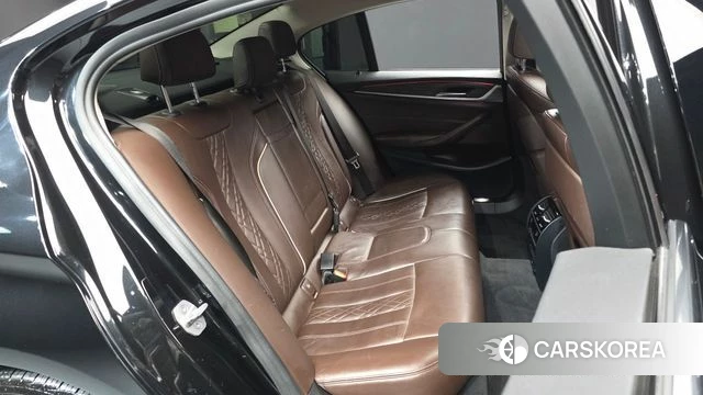 BMW 5 Series (G30) 2018 Черный из Кореи, фото 3