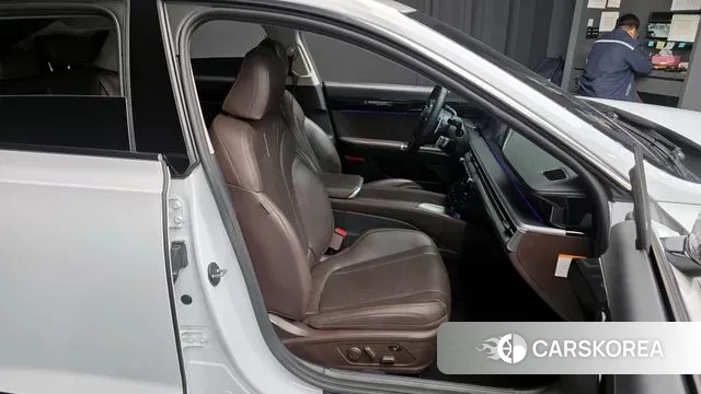 Hyundai Grandeur Hybrid (GN7) 2023 Белый из Кореи, фото 3