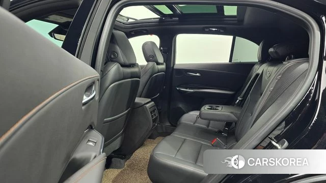 Cadillac XT4 2023 Черный из Кореи, фото 3