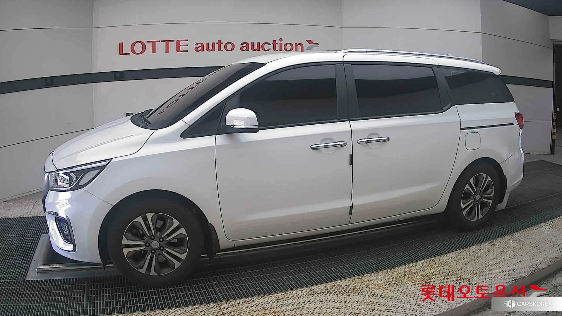 Kia Carnival 2020 Snow White Pearl (optional) из Кореи, фото 3