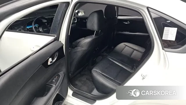 Kia The New K3 2nd generation 2023 Белый из Кореи, фото 3