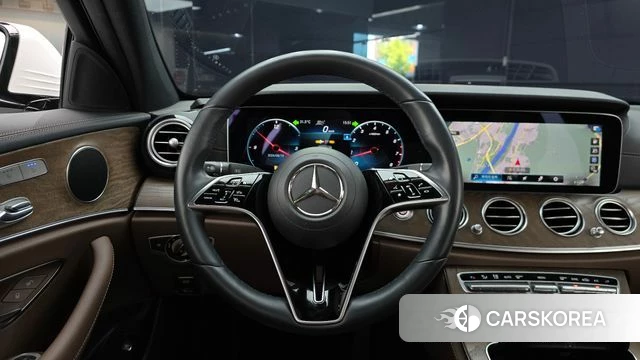Mercedes-Benz E-Class W213 2021 Белый из Кореи, фото 3