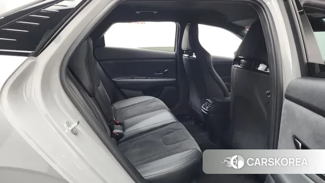 Hyundai Avante (CN7) 2022 Серебристо-серый из Кореи, фото 3