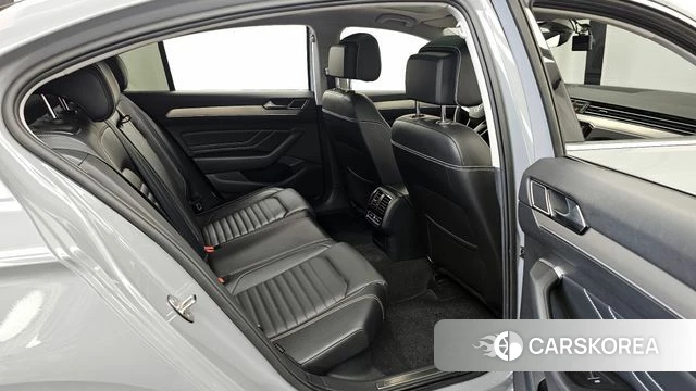 Volkswagen Passat GT (B8) 2022 Серый из Кореи, фото 3