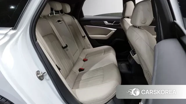 Audi A6 (C8) 2023 Белый из Кореи, фото 3