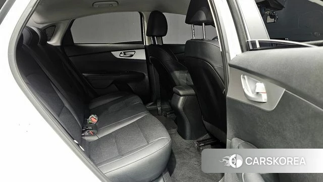 Kia The New K3 2nd generation 2022 Белый из Кореи, фото 3