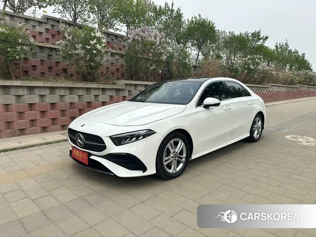 Mercedes-Benz Class A 2023 Белый из Китая, фото 3
