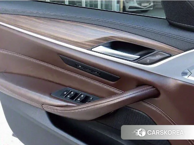 BMW 5 Series (G30) 2018 Серый из Кореи, фото 3