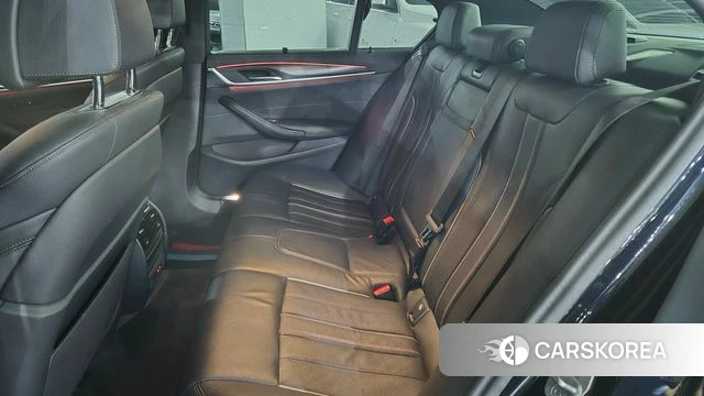 BMW 5 Series (G30) 2023 Черный из Кореи, фото 3