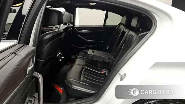 BMW 5 Series (G30) 2018 Белый из Кореи, фото 3