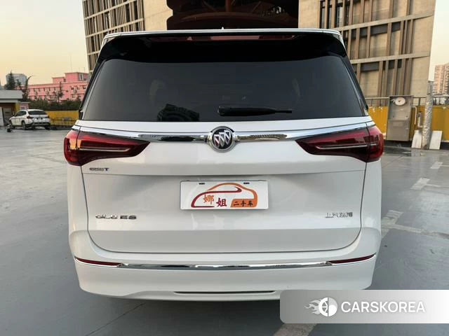 Buick GL8 2022 Белый из Китая, фото 3