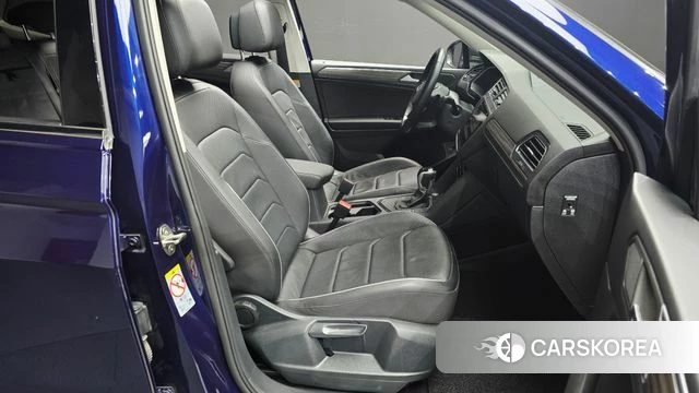 Volkswagen Tiguan Allspace 2022 Синий из Кореи, фото 3