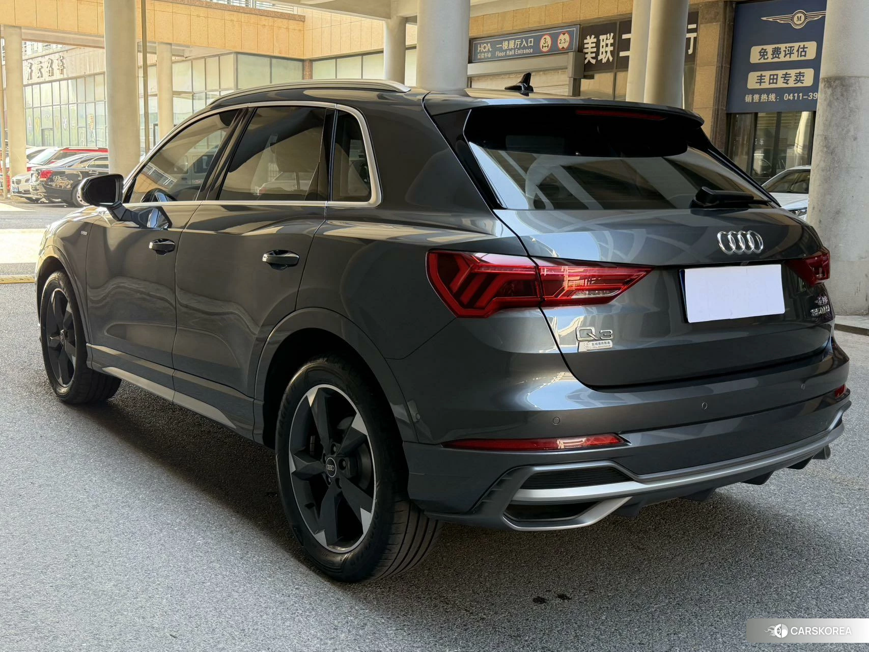 Audi Q3 2021 Темно-серый из Китая, фото 3