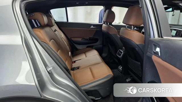 Kia Sportage The Bold 2021 Серебристо-серый из Кореи, фото 3