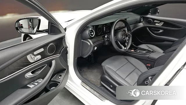 Mercedes-Benz E-Class W213 2023 Белый из Кореи, фото 3