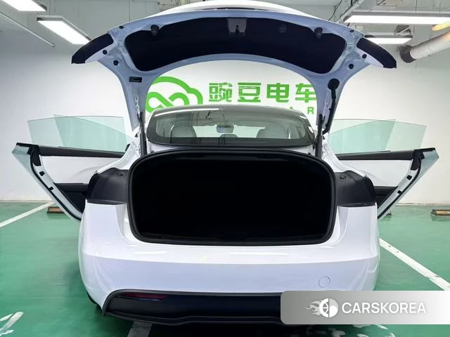 Tesla Model 3 2024 Белый из Китая, фото 3