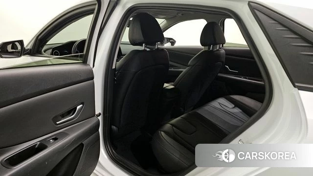 Hyundai Avante Hybrid (CN7) 2022 Белый из Кореи, фото 3