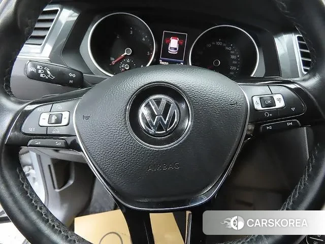 Volkswagen Tiguan second Generation 2018 Серебряный из Кореи, фото 3