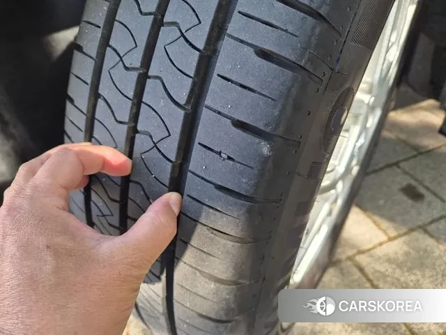 Hyundai Staria 2024 Серебристо-серый из Кореи, фото 3