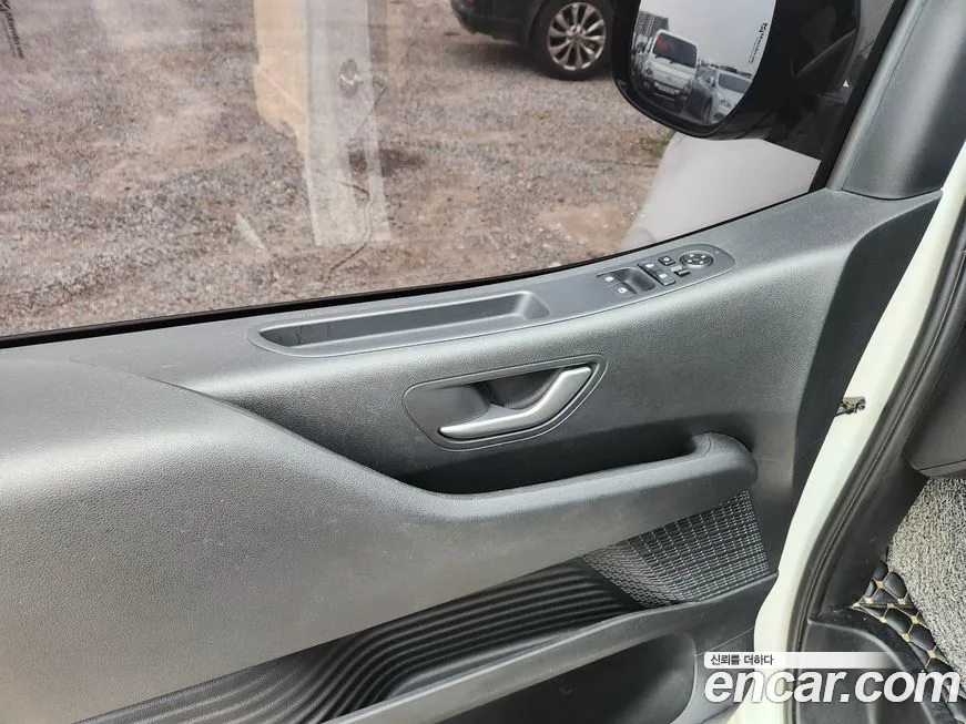 Hyundai Staria 2021 Белый из Кореи, фото 3