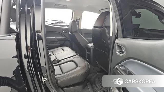 Chevrolet (GM Daewoo) Real New Colorado 2022 Черный из Кореи, фото 3